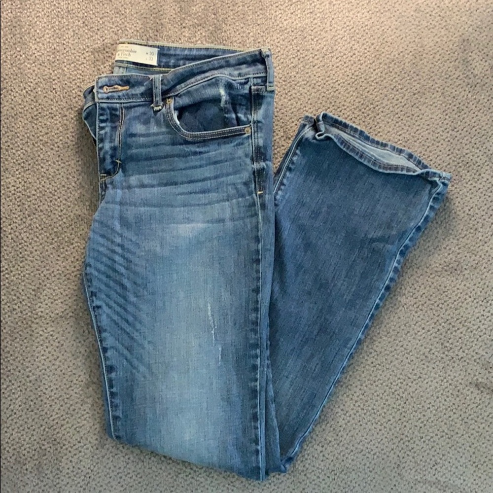 Bootcut Jeans - slightly distressed
